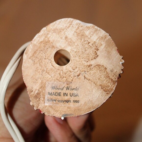 Vintage Christmas Santa lamp rustic wood resin 1992 Made USA Wood World Holiday - Picture 3 of 9